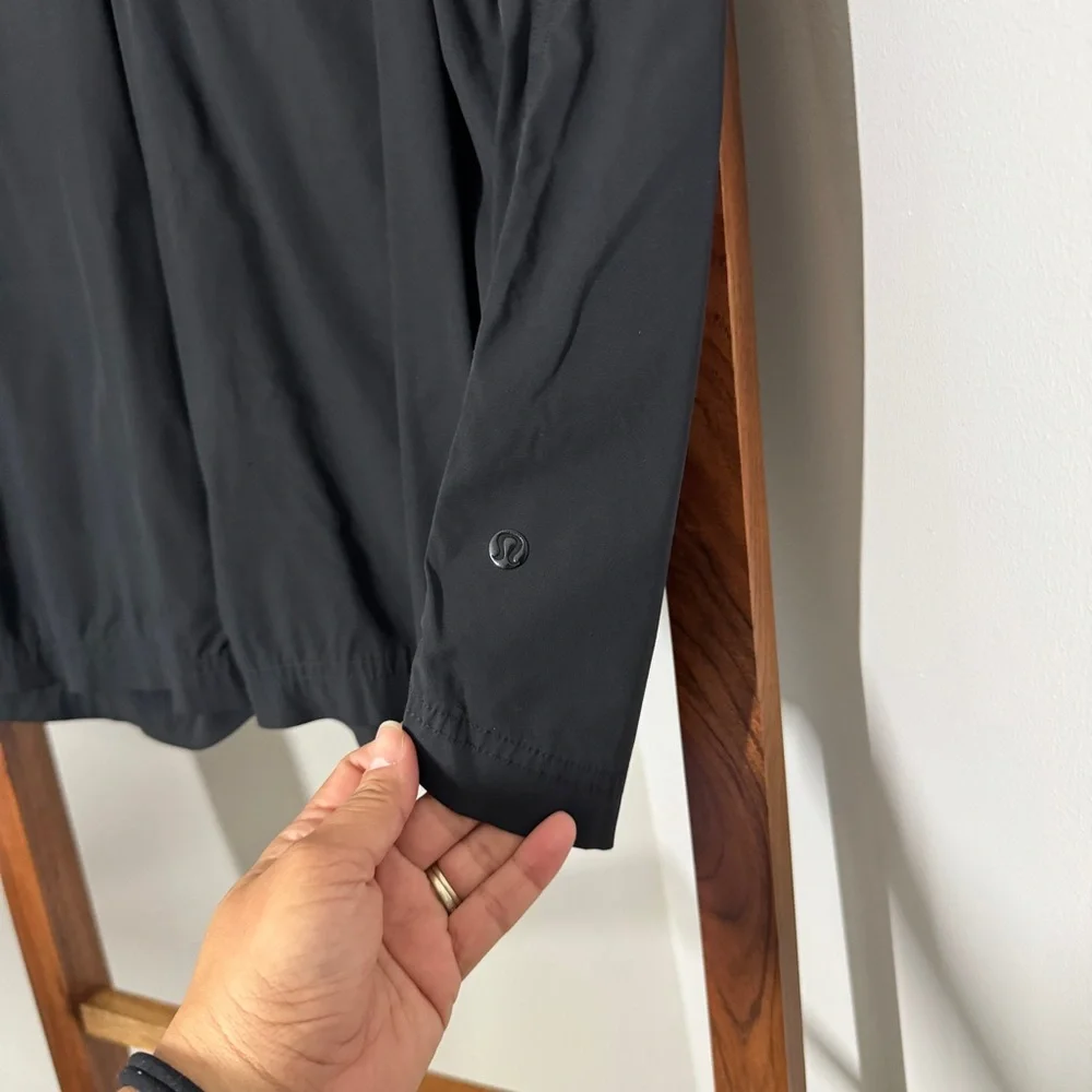 Lululemon Men's 36 Black Casual Athleisure Shorts